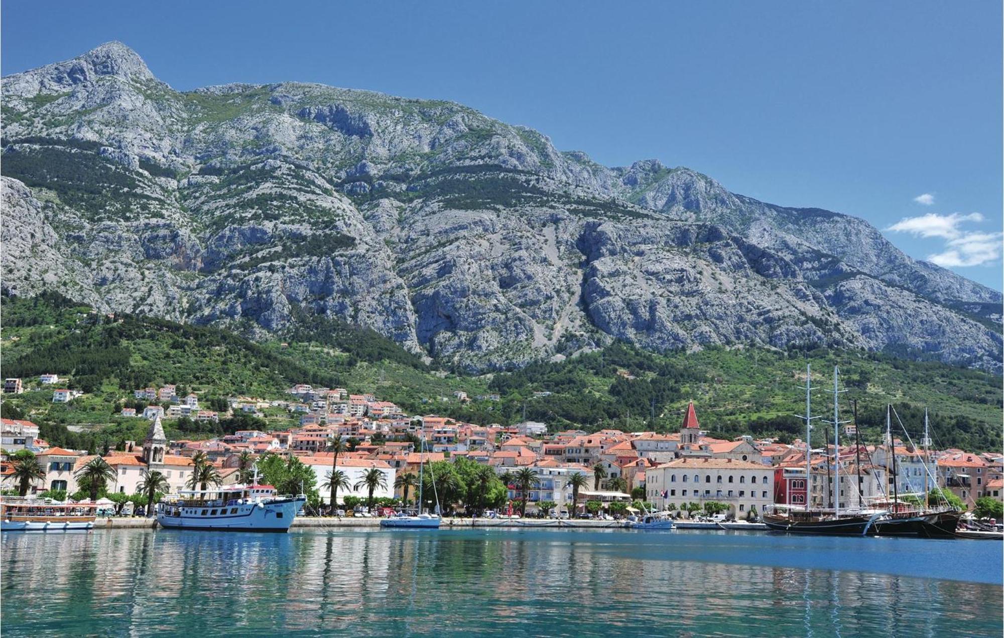 Stunning Apartment In Makarska With Wifi Екстериор снимка